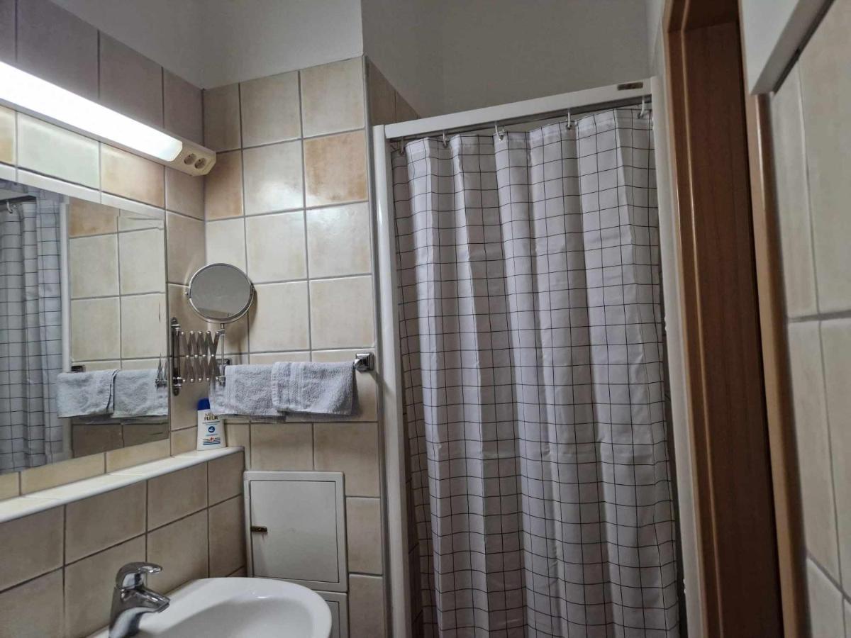 Ta'Karos Apartman Zalakaros Ngoại thất bức ảnh